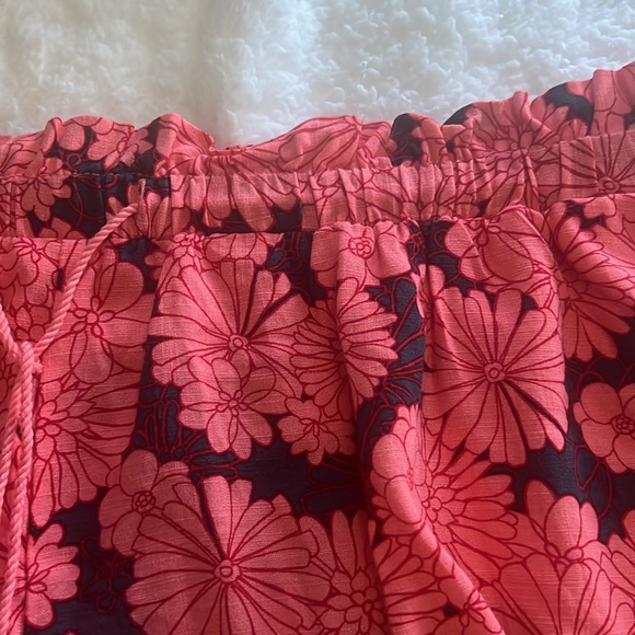 New! Isabel Maternity Pink Floral Shorts - Picture 3 of 3